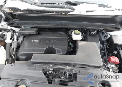 2017 Nissan Pathfinder Platinum z USA, uszkodzony, nr VIN 5N1DR2MM9HC689218